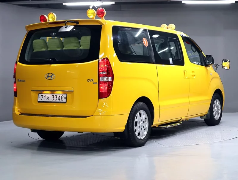 Hyundai Starex