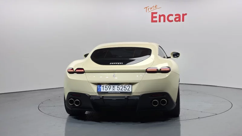 Ferrari ROMA