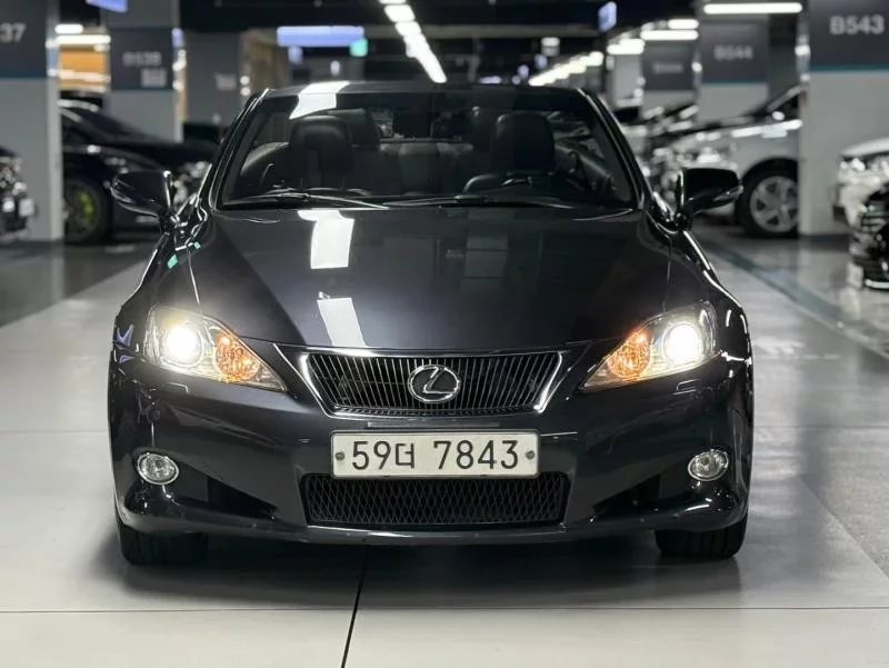 Lexus IS