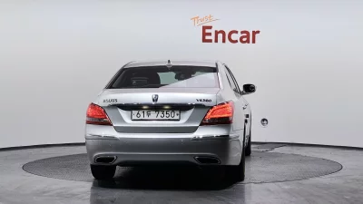 Hyundai Equus