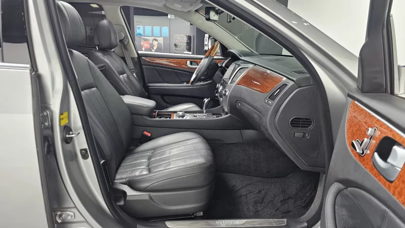 Hyundai Equus