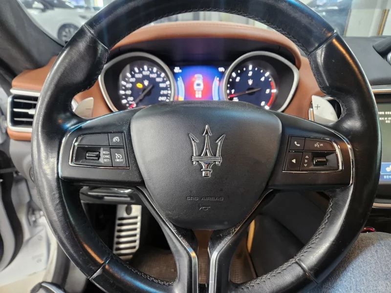Maserati GHIBLI