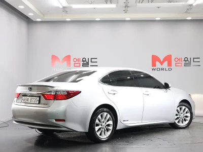 Lexus ES300h