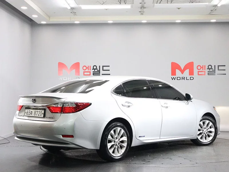 Lexus ES300h