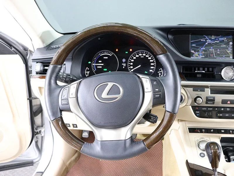 Lexus ES300h