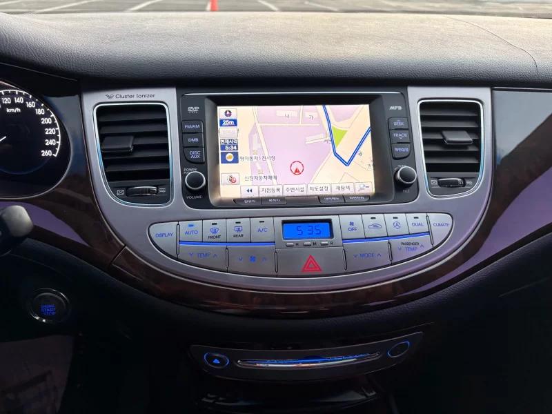 Hyundai Genesis