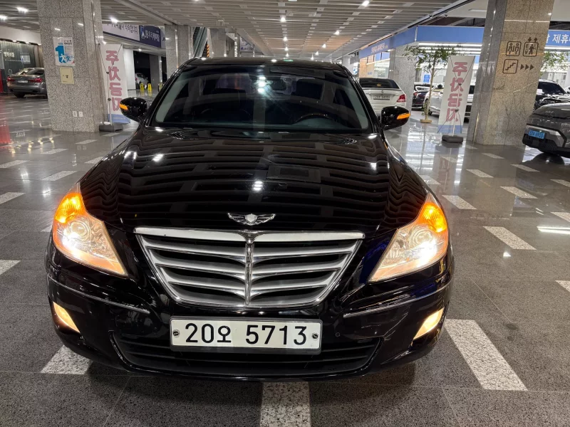 Hyundai Genesis