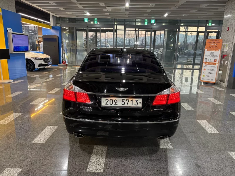 Hyundai Genesis