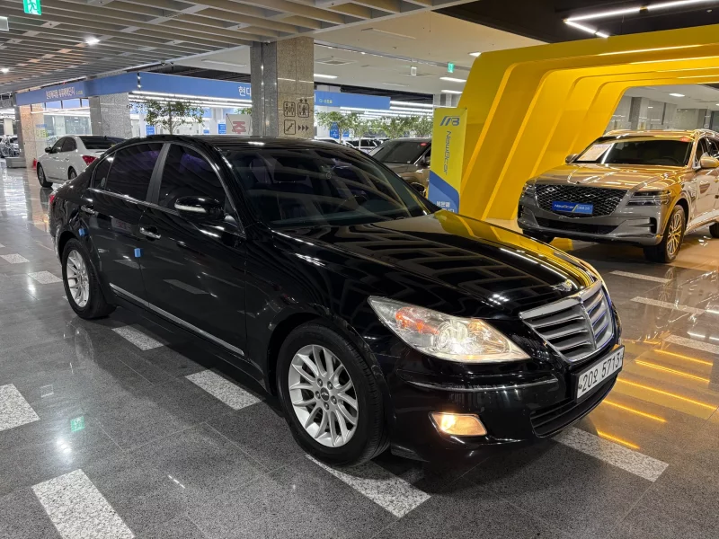 Hyundai Genesis