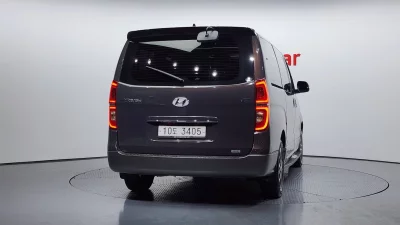 Hyundai Starex