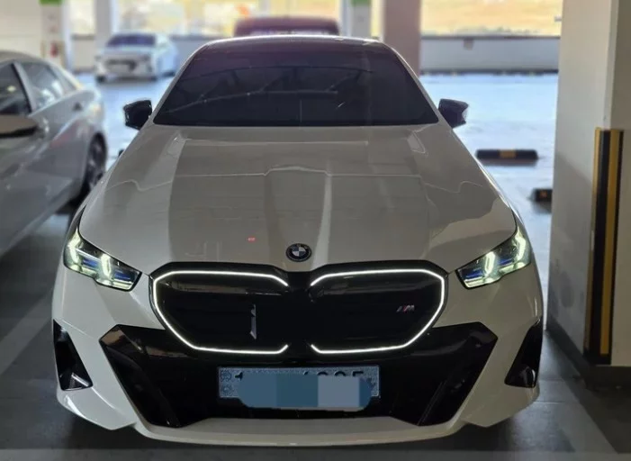 BMW i5