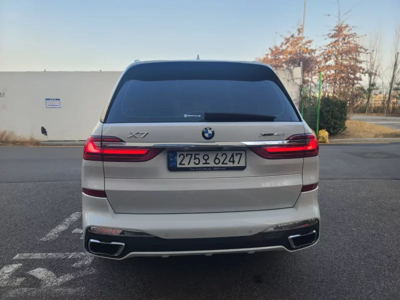 BMW X7