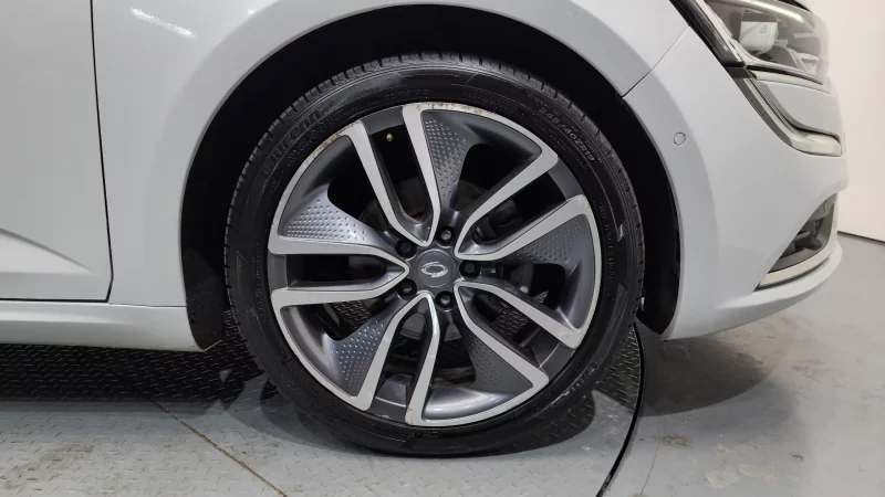 Renault SM6