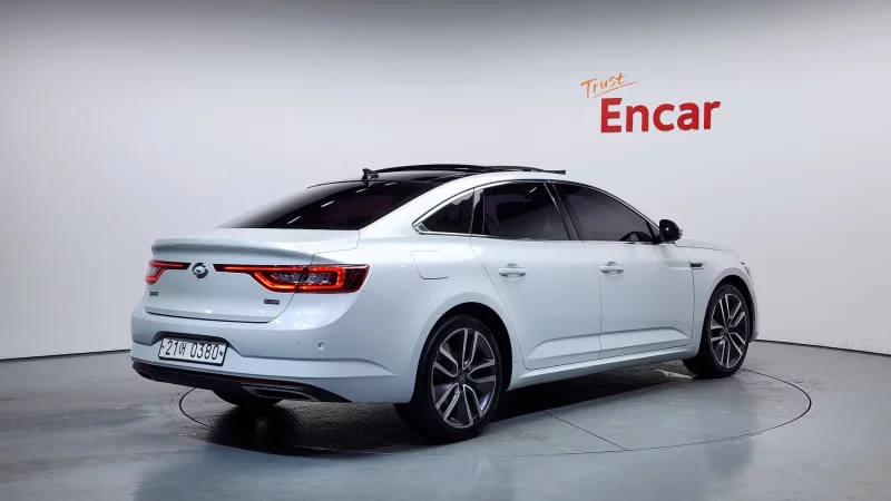 Renault SM6