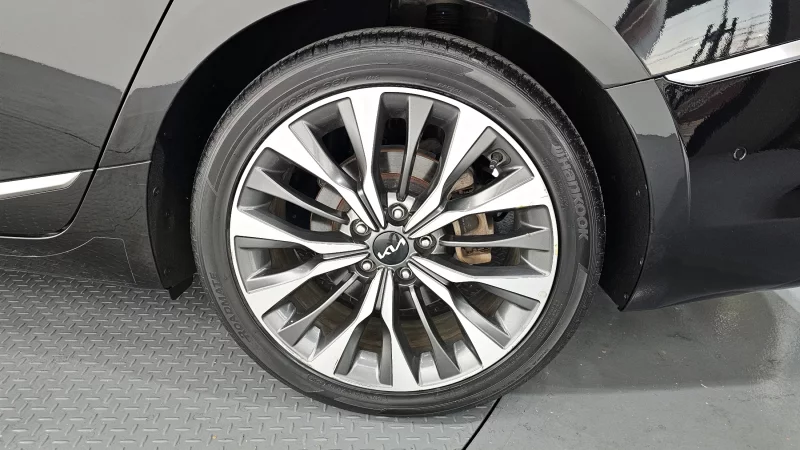 Kia K8