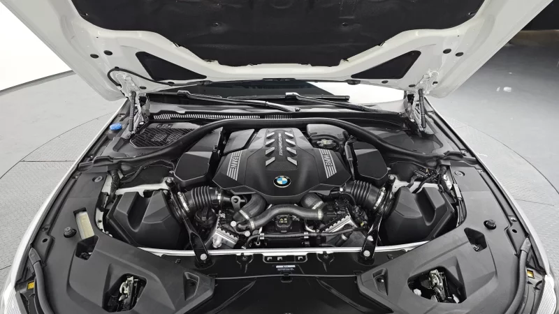 BMW 8-Series