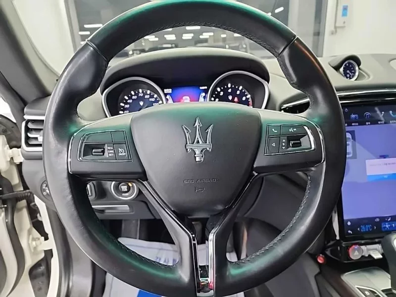Maserati GHIBLI