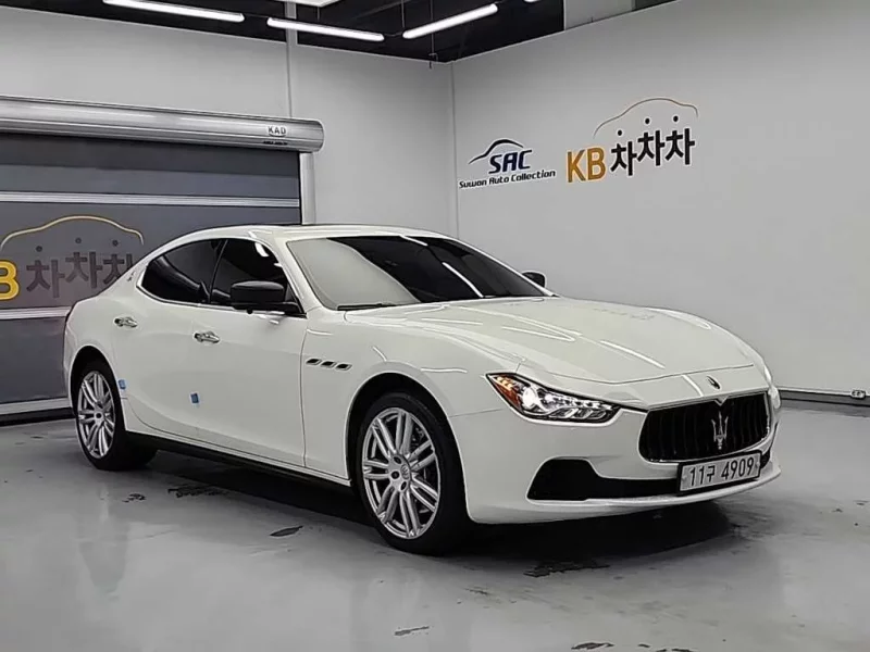 Maserati GHIBLI