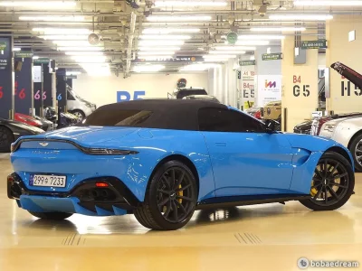 Aston Martin VANTAGE