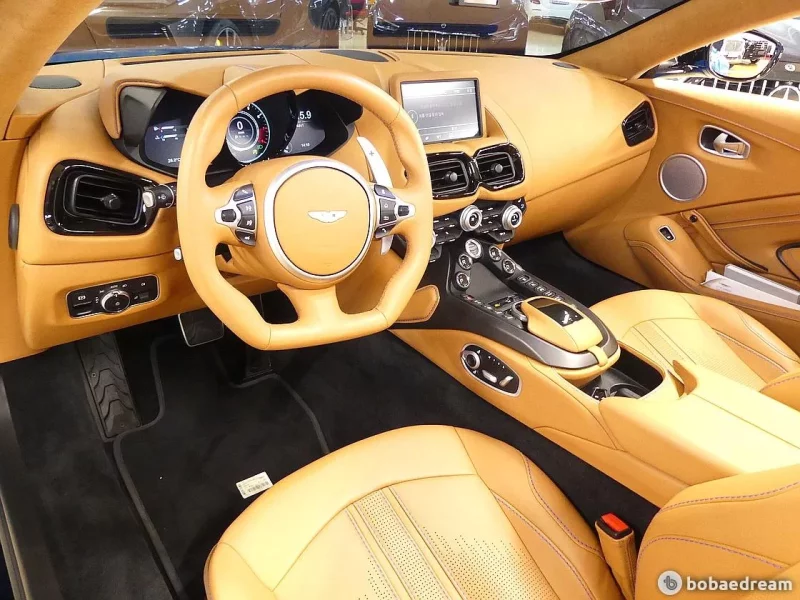 Aston Martin VANTAGE