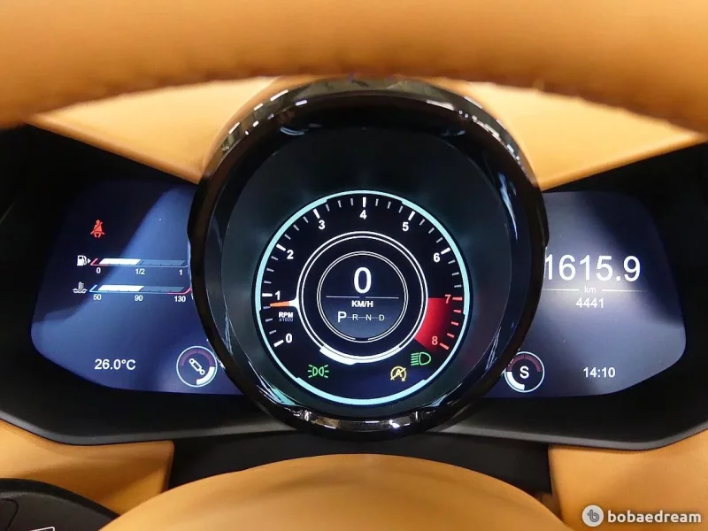 Aston Martin VANTAGE