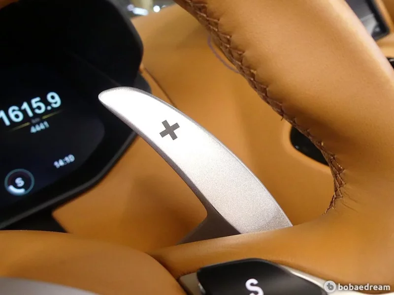 Aston Martin VANTAGE