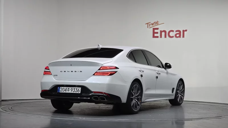 Genesis G70