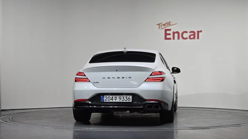 Genesis G70