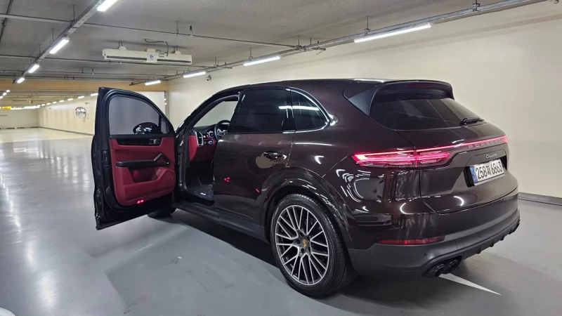 Porsche CAYENNE
