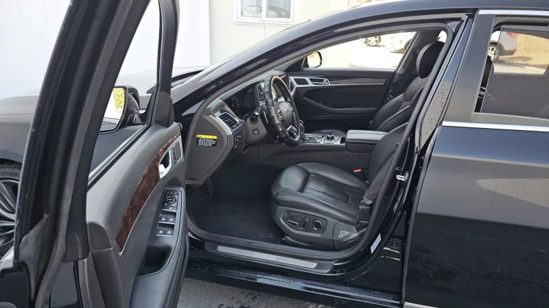 Hyundai Genesis