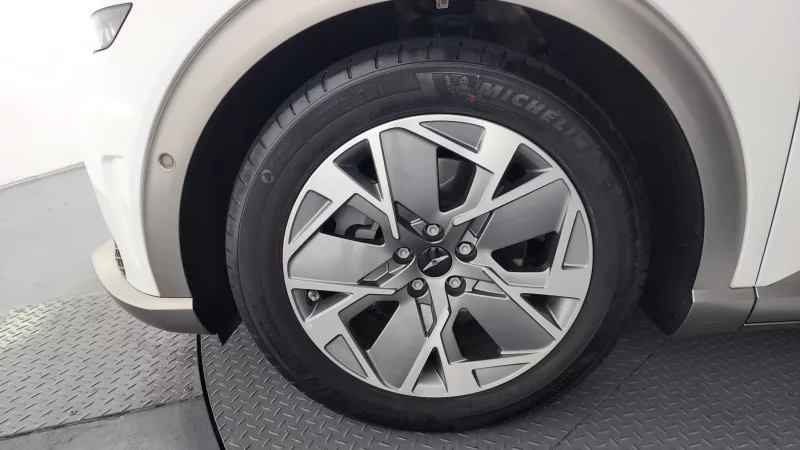 Genesis GV60