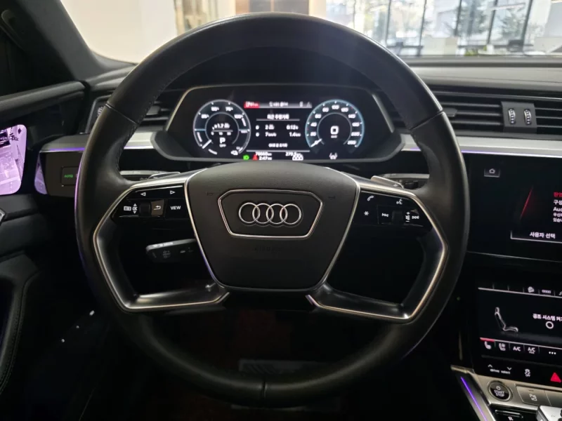 Audi e-tron