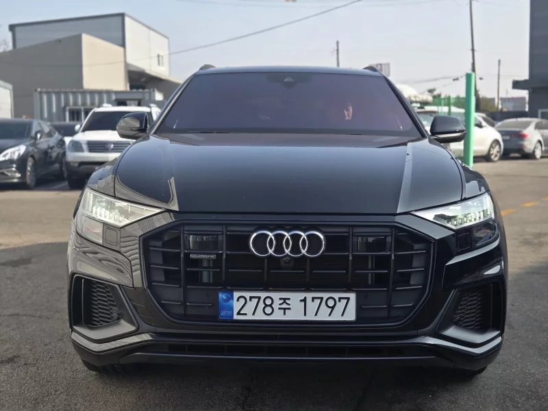 Audi Q8