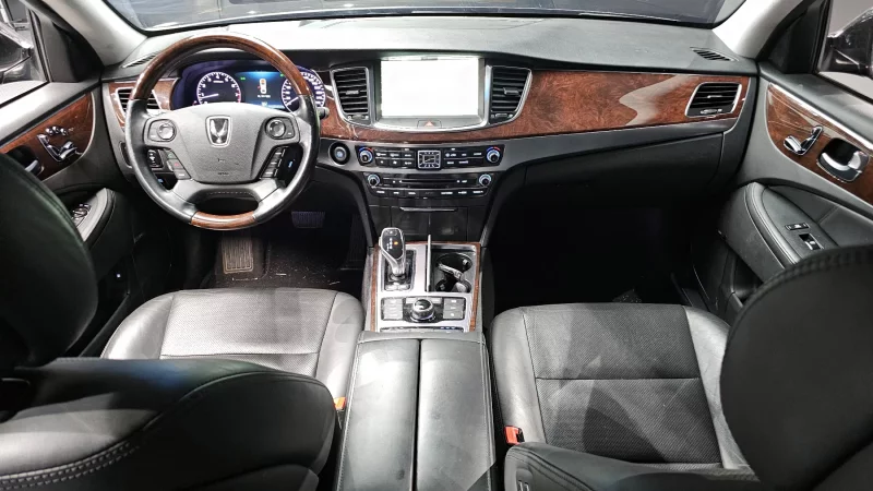 Hyundai Equus