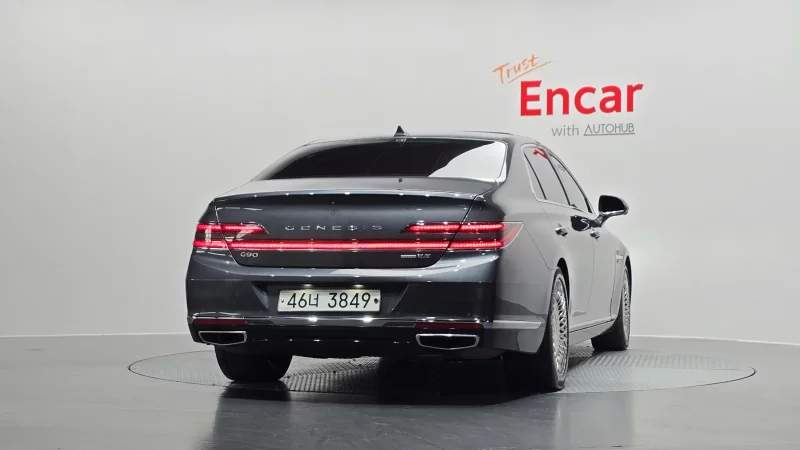 Genesis G90