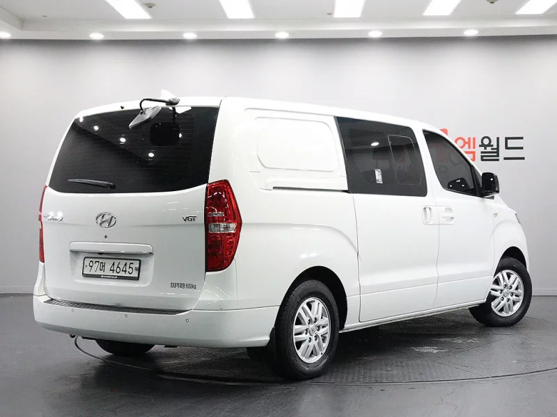 Hyundai Starex