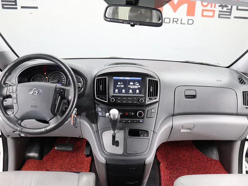 Hyundai Starex