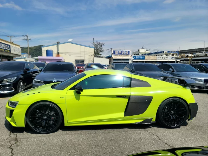 Audi R8