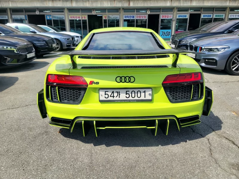 Audi R8