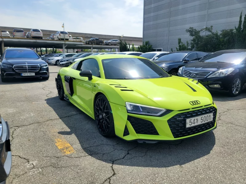Audi R8