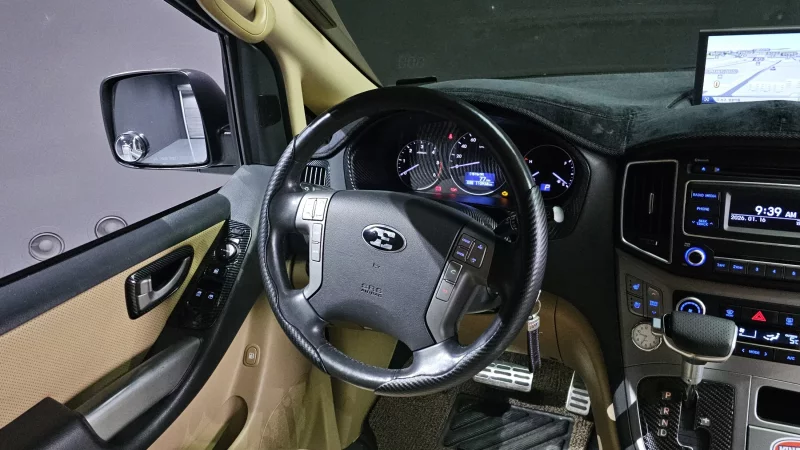 Hyundai Starex