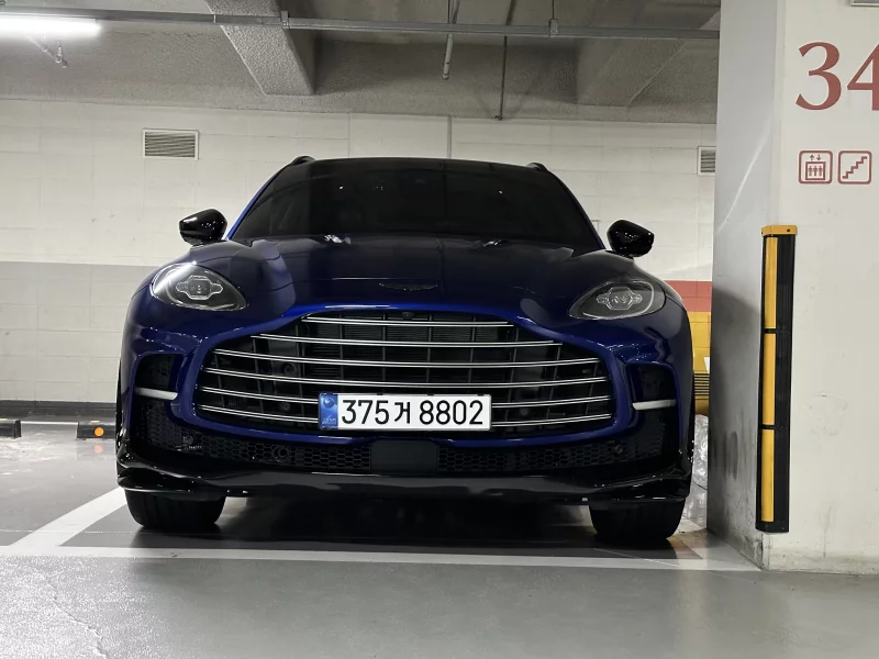 Aston Martin DBX
