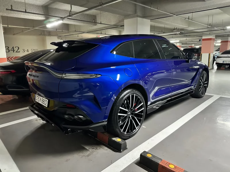 Aston Martin DBX