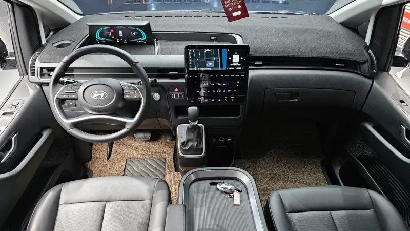 Hyundai Staria