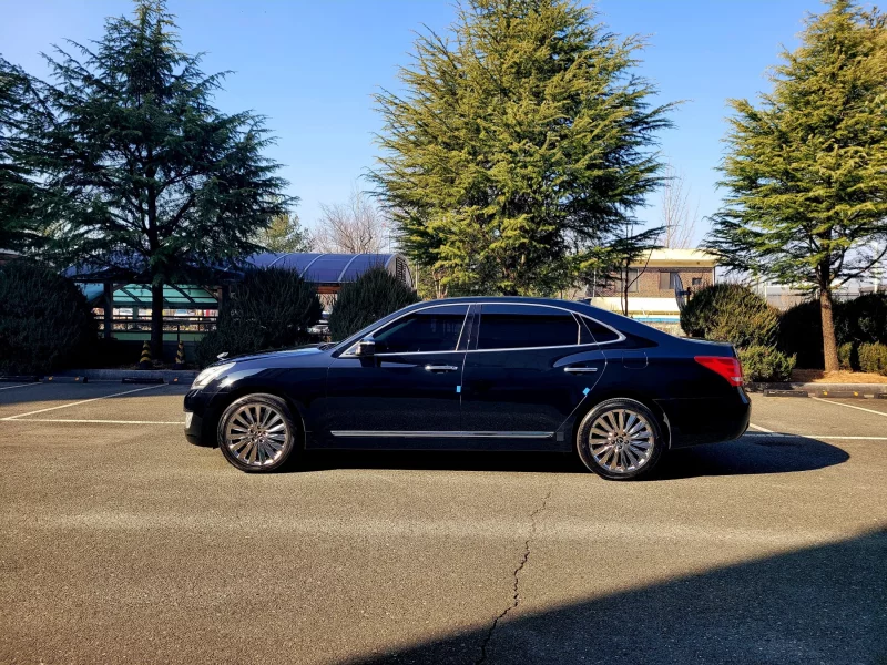 Hyundai Equus