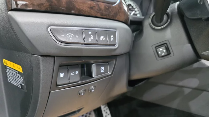 Genesis EQ900