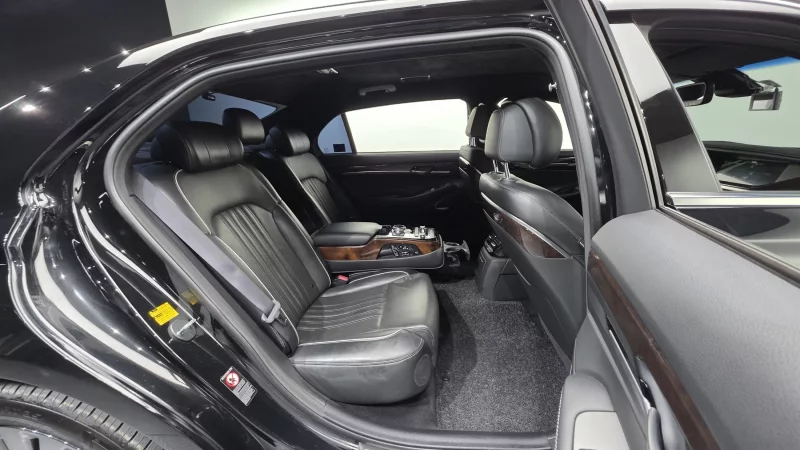 Genesis EQ900