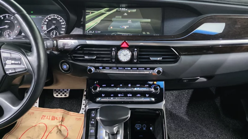 Genesis EQ900