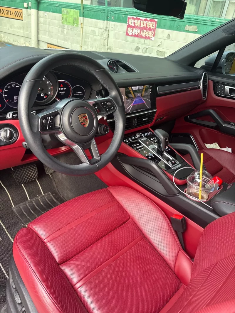 Porsche CAYENNE