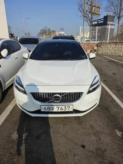 Volvo V40